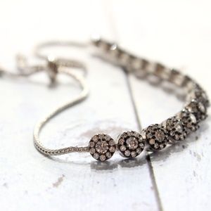 FLOWER CLUSTER VINTAGE STYLE TENNIS BRACELET